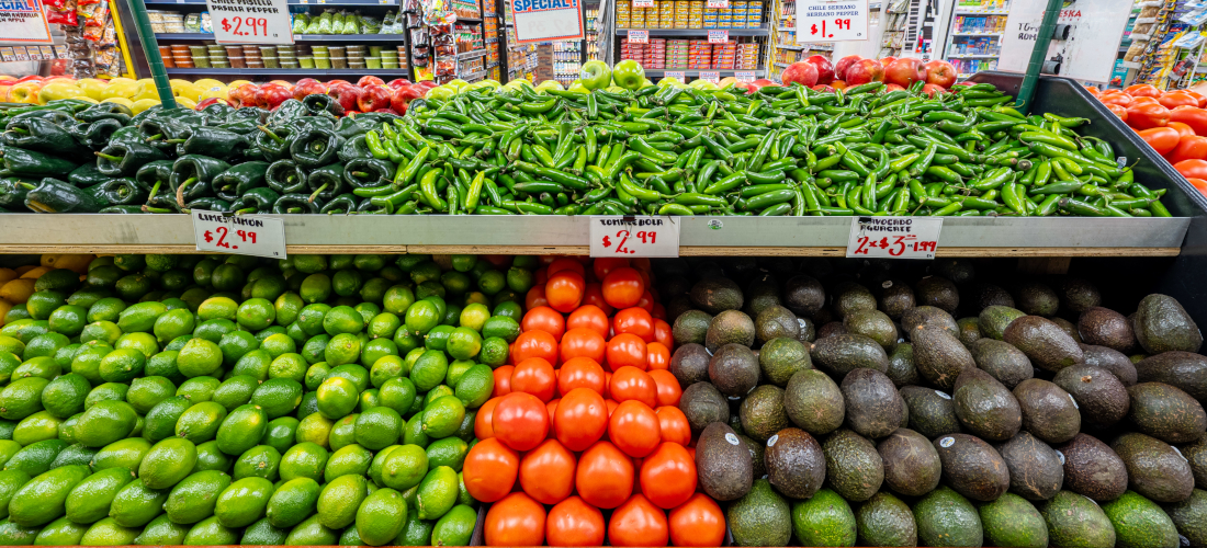 img of produce including tomatos and avocados